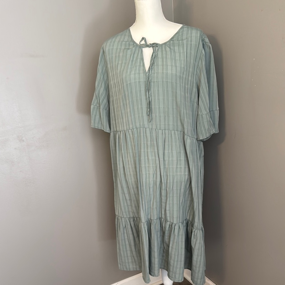 Green Tiered Midi Sundress with Short Sleeves